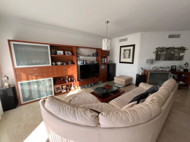 4 makuuhuone Rivitalo myytävänä paikassa Benalmádena mukana uima-altaan 
autotalli - 639 000 € (Ref: 9605081)