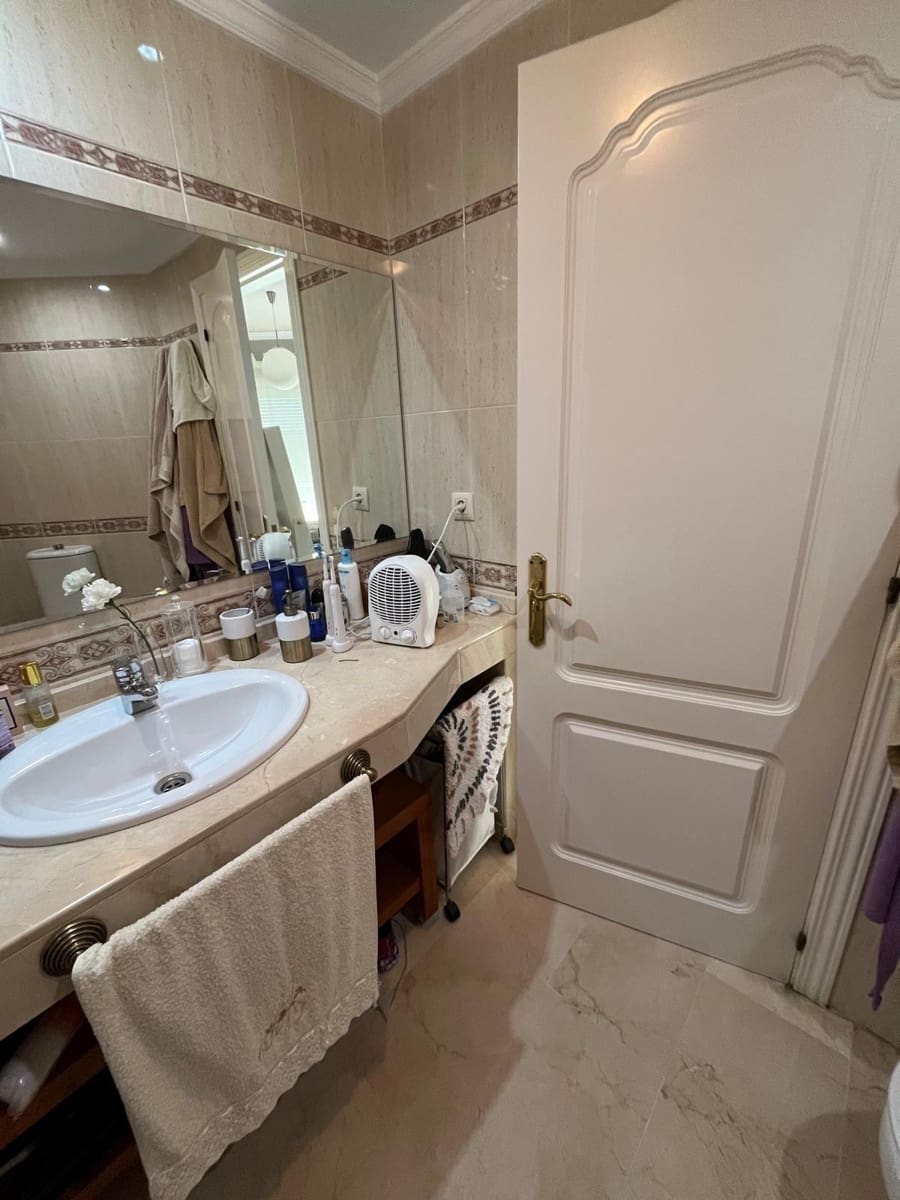 4 chambre Villa/Maison Mitoyenne à vendre à Benalmadena avec piscine garage - 639 000 € (Ref: 9605081)