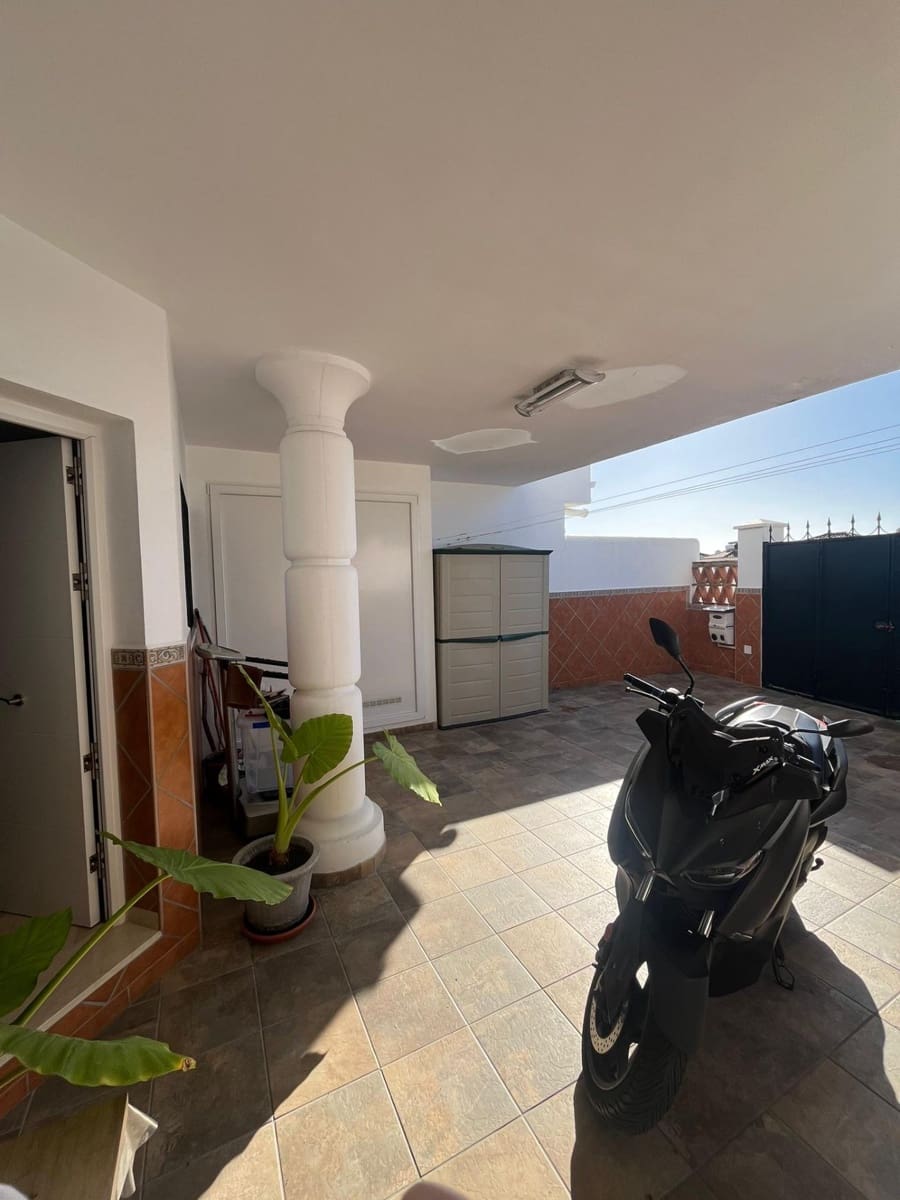 4 chambre Villa/Maison Mitoyenne à vendre à Benalmadena avec piscine garage - 639 000 € (Ref: 9605081)