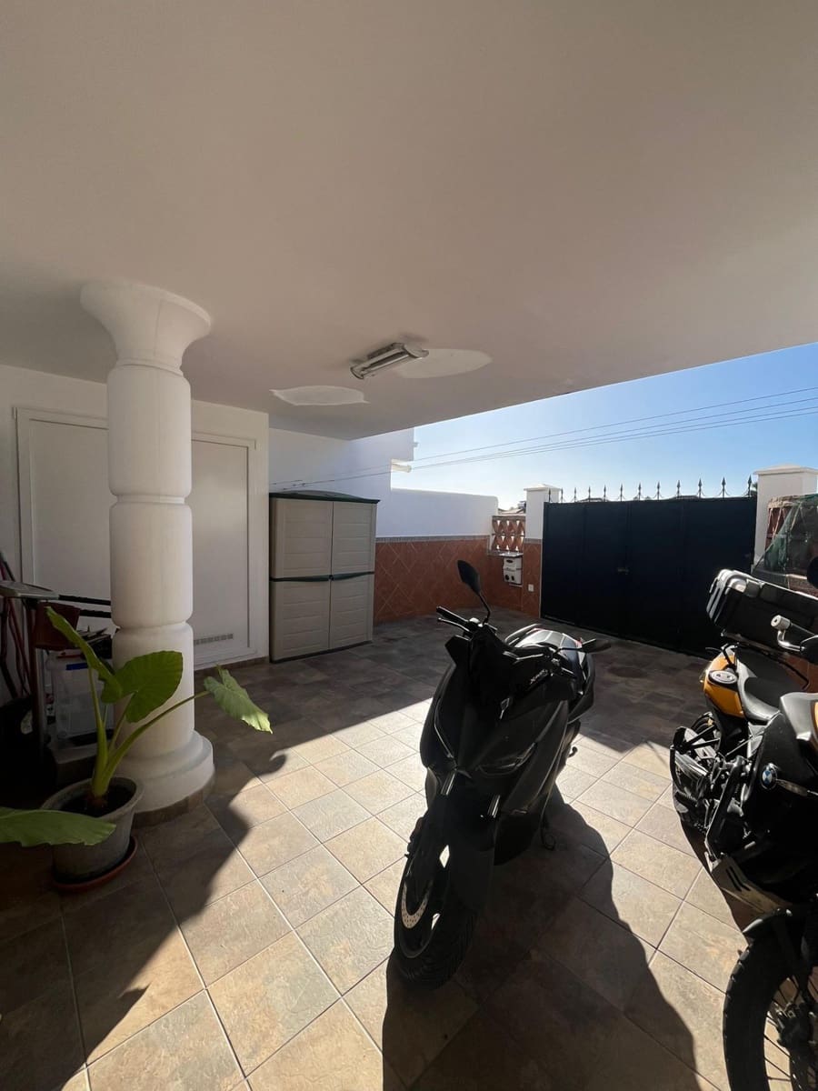 4 chambre Villa/Maison Mitoyenne à vendre à Benalmadena avec piscine garage - 639 000 € (Ref: 9605081)