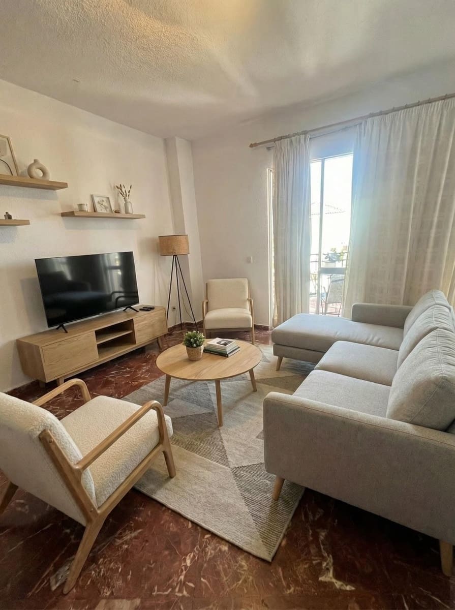 Studio till salu i Benalmadena Costa med pool - 170 000 € (Ref: 9615633)