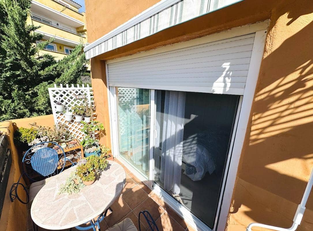 3 soveværelse Lejlighed til salg i Riviera del Sol med swimmingpool - € 334.000 (Ref: 9627678)