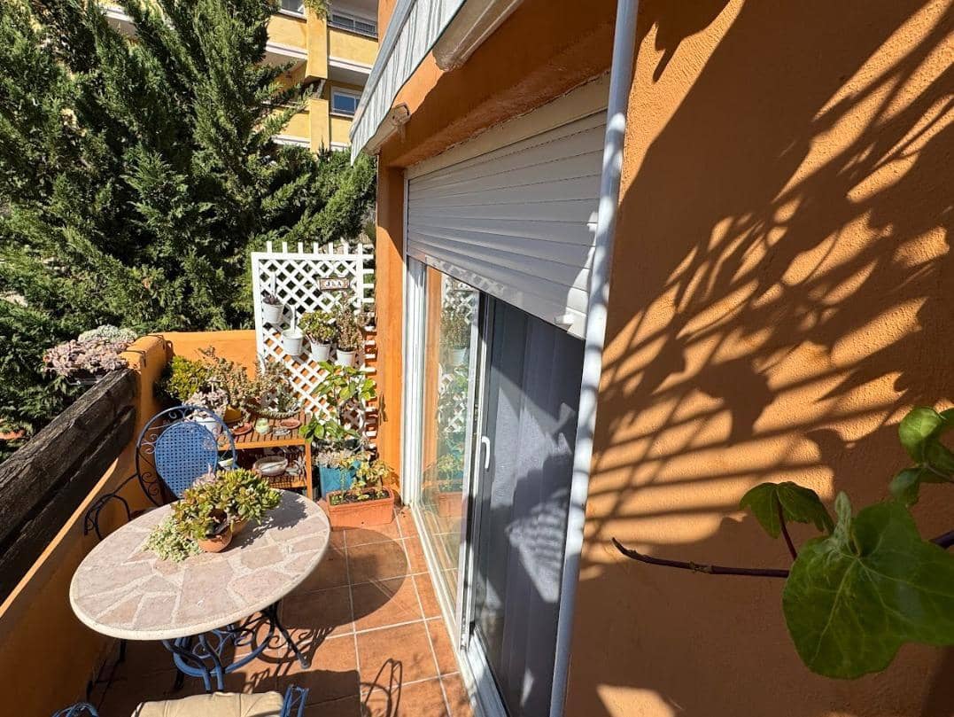 3 soveværelse Lejlighed til salg i Riviera del Sol med swimmingpool - € 334.000 (Ref: 9627678)