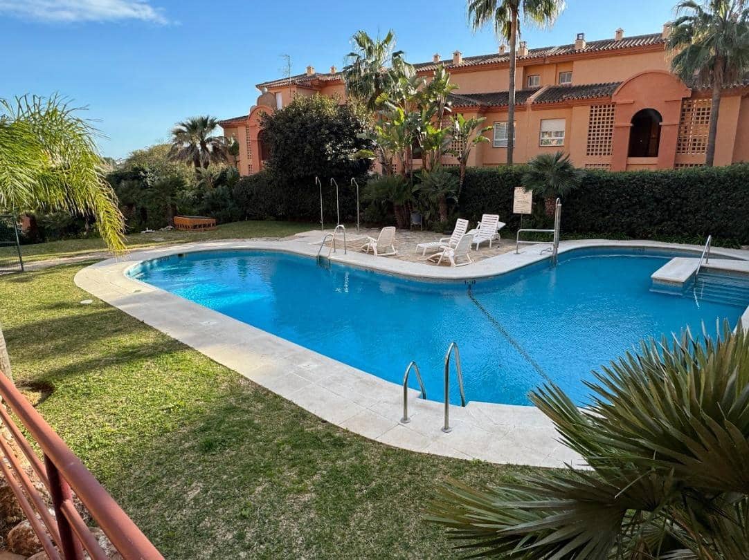 3 soveværelse Lejlighed til salg i Riviera del Sol med swimmingpool - € 334.000 (Ref: 9627678)