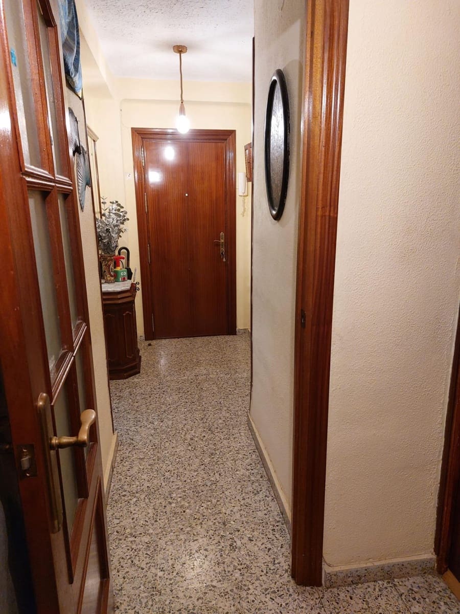 Piso de 3 habitaciones en Torremolinos en venta - 230.000 € (Ref: 9637707)