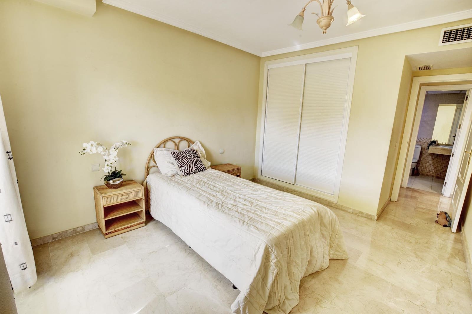 2 sypialnia Mieszkanie na sprzedaż w Torrequebrada z basenem garażem - 369 000 € (Ref: 9652107)