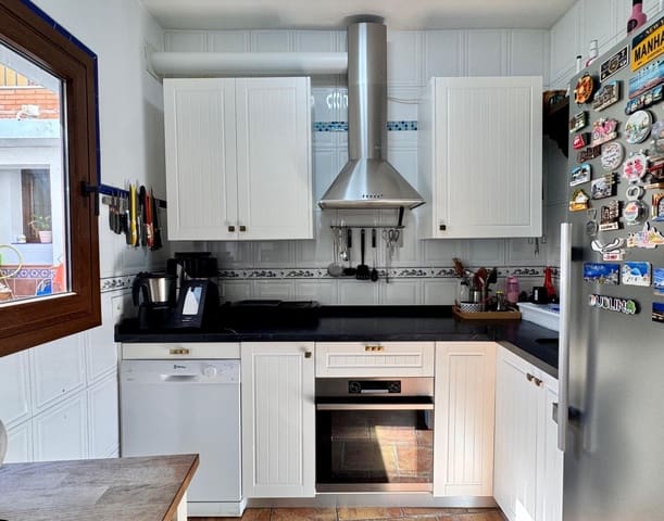 3 soverom Kjedet enebolig til salgs i Puerto de la Torre, Málaga by med garasje - € 390 000 (Ref: 9679938)