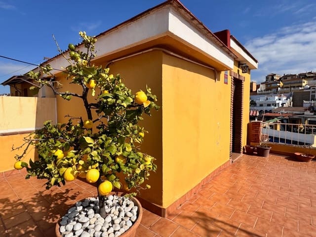 3 soverom Kjedet enebolig til salgs i Puerto de la Torre, Málaga by med garasje - € 390 000 (Ref: 9679938)