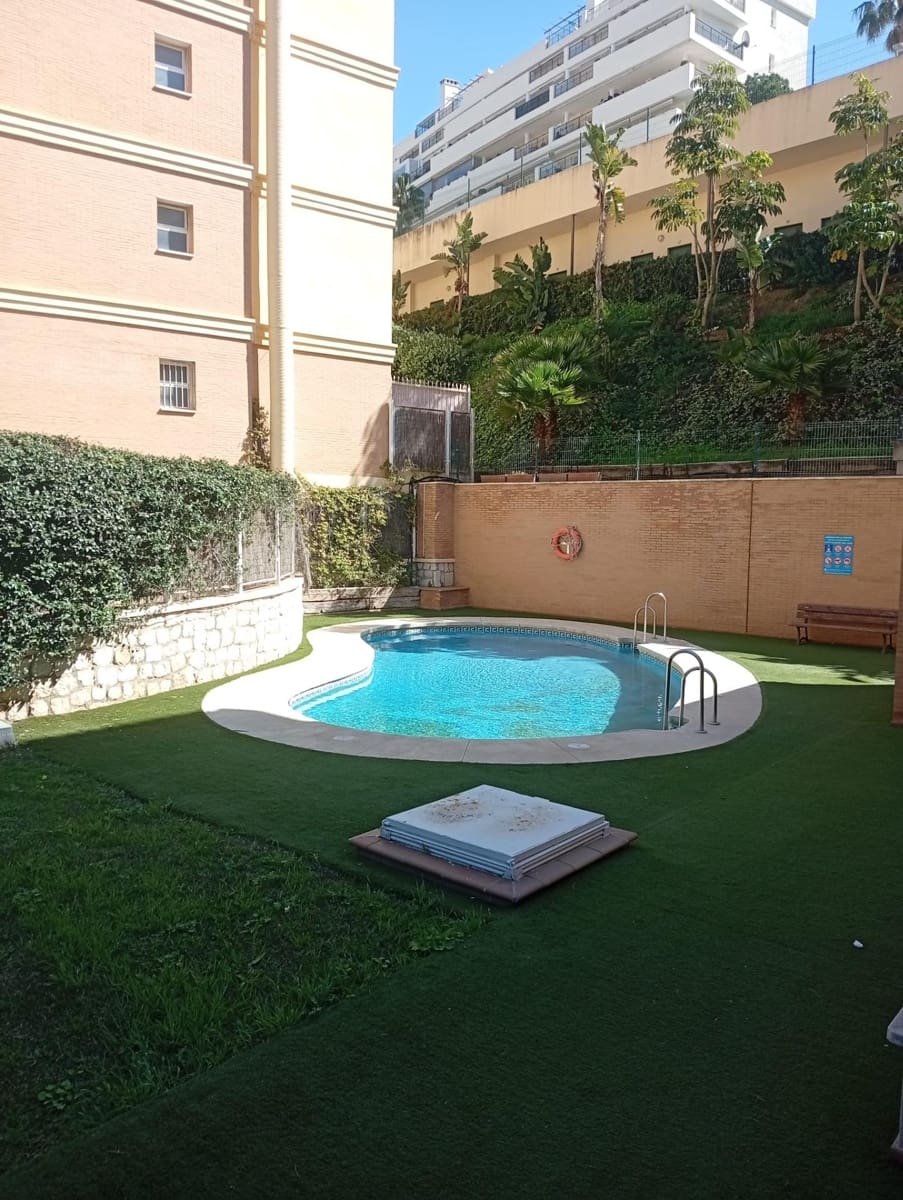 3 slaapkamer Flat te koop in Torrequebrada met zwembad garage - € 465.000 (Ref: 9686545)