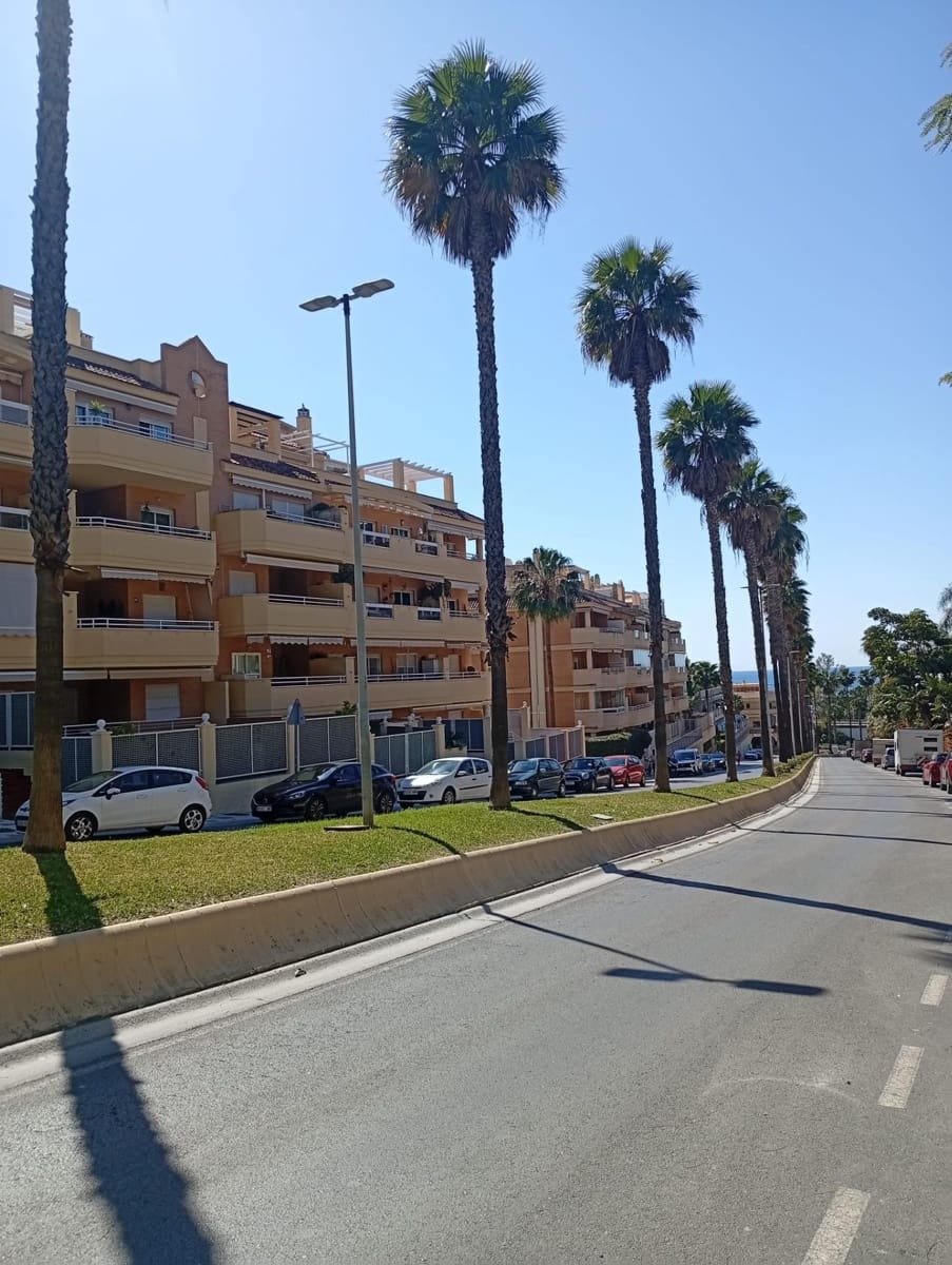 3 slaapkamer Flat te koop in Torrequebrada met zwembad garage - € 465.000 (Ref: 9686545)