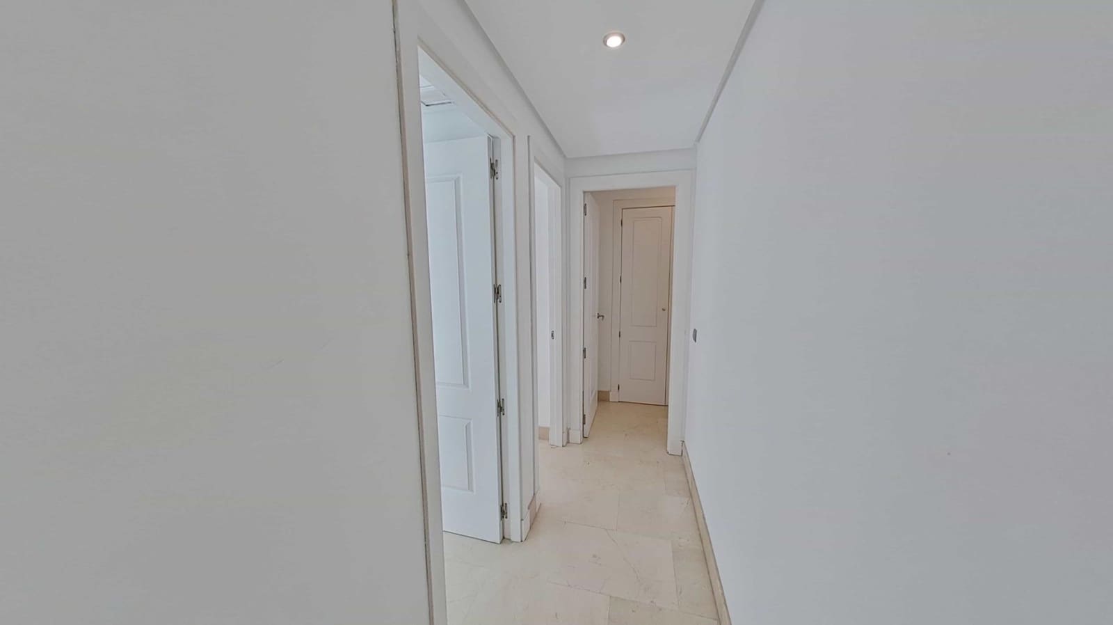 3 slaapkamer Flat te koop in Torrequebrada met zwembad garage - € 465.000 (Ref: 9686545)