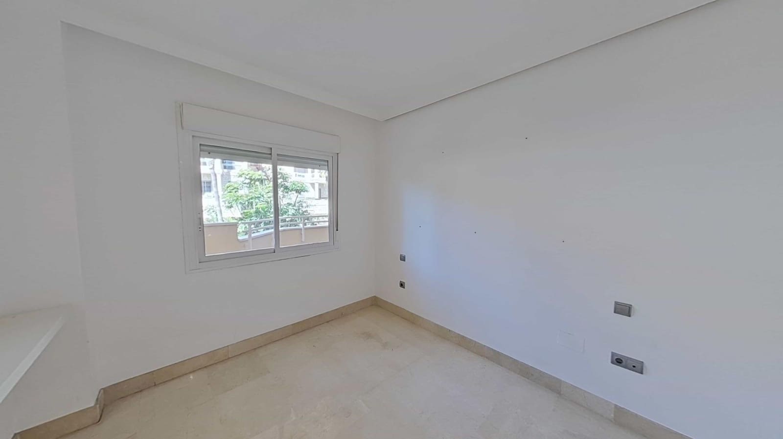 3 bedroom Flat for sale in Torrequebrada with pool garage - € 465,000 (Ref: 9686545)