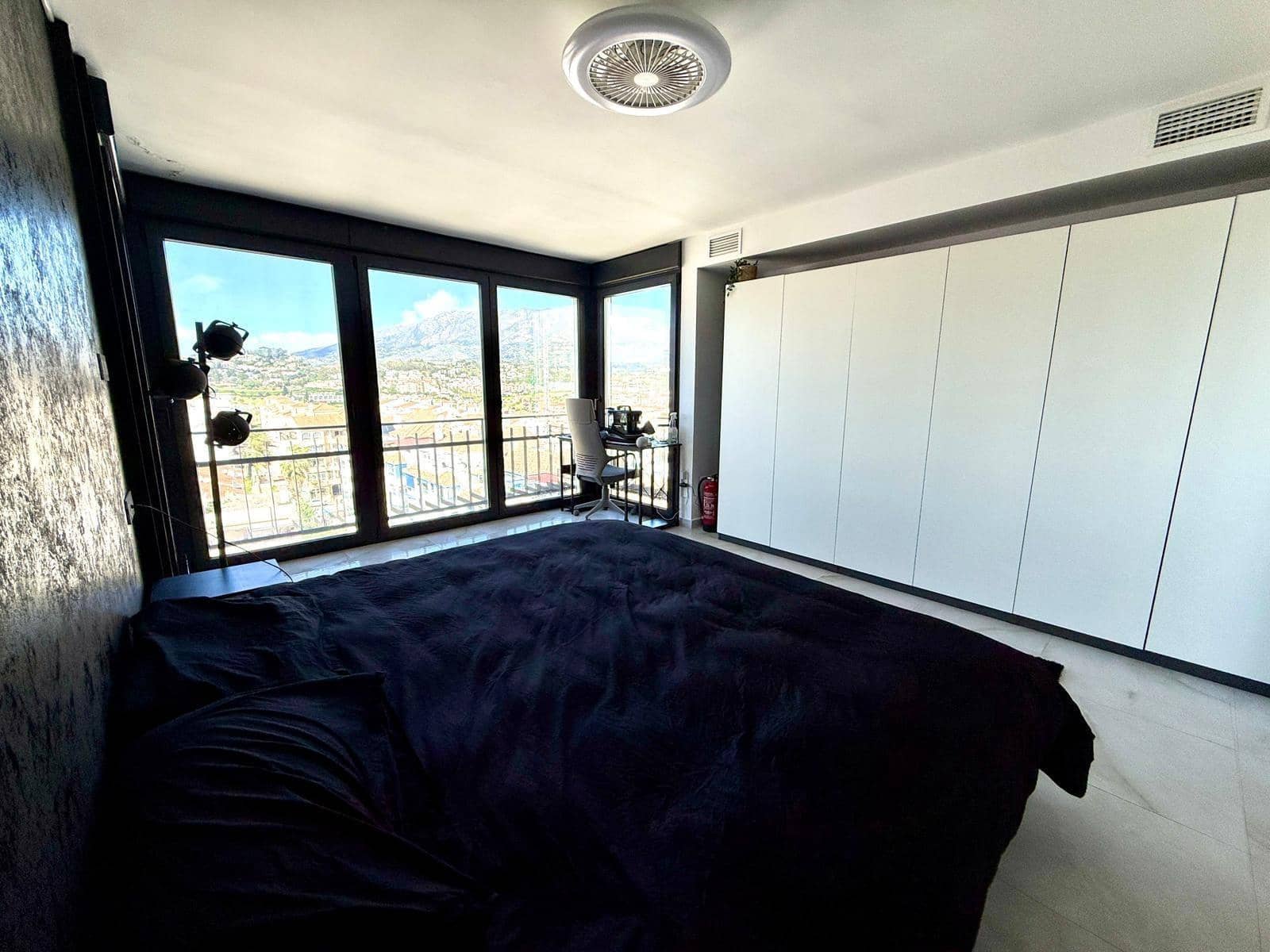 2 bedroom Apartment for sale in Las Lagunas de Mijas with pool - € 395,000 (Ref: 9695431)