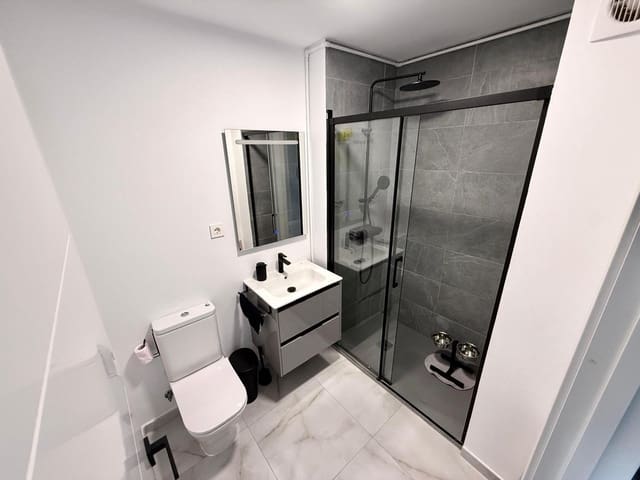 Apartamento de 2 habitaciones en Las Lagunas de Mijas, Mijas en venta con piscina - 395.000 € (Ref: 9695431)