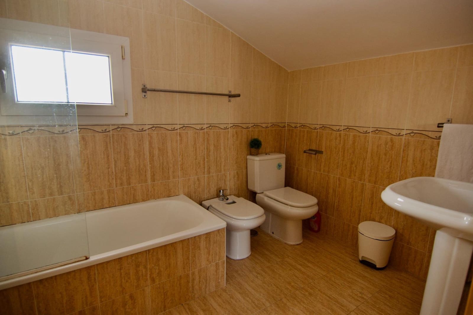 4 quarto Moradia para venda em Torrequebrada com garagem - 710 000 € (Ref: 9695432)