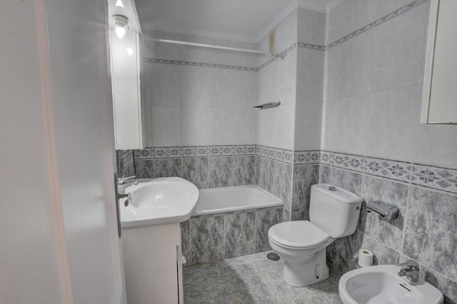 2 slaapkamer Flat te koop in Arroyo de la Miel met zwembad garage - € 289.000 (Ref: 9698875)