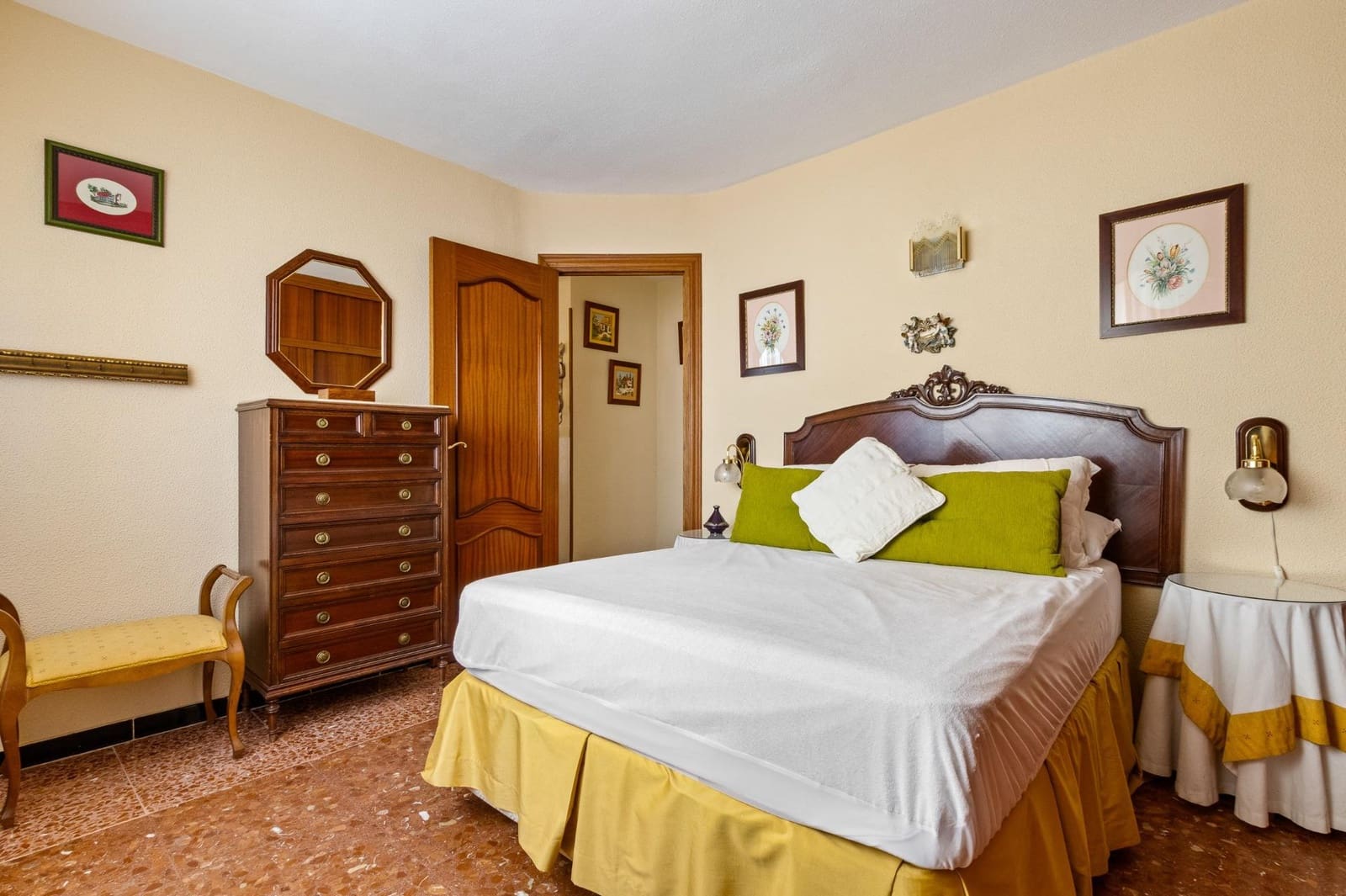 2 bedroom Apartment for sale in Fuengirola - € 480,000 (Ref: 9712067)