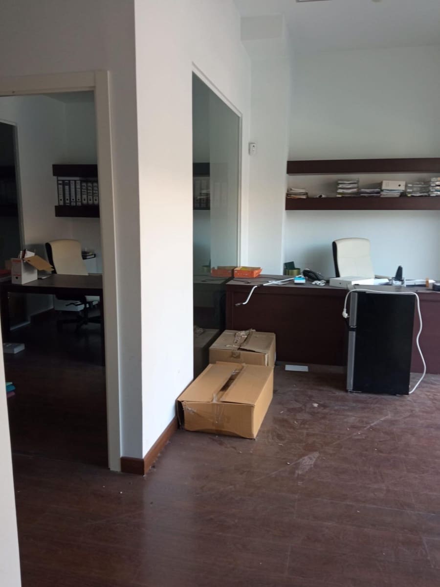 5 bedroom Commercial for sale in Muchamiel / Mutxamel - € 250,000 (Ref: 10029446)