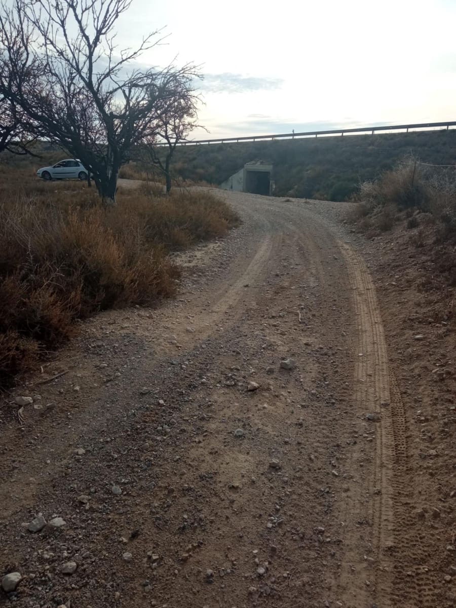 Grunde uden byggetilladelser til salg i Muchamiel / Mutxamel - € 54.000 (Ref: 8040774)