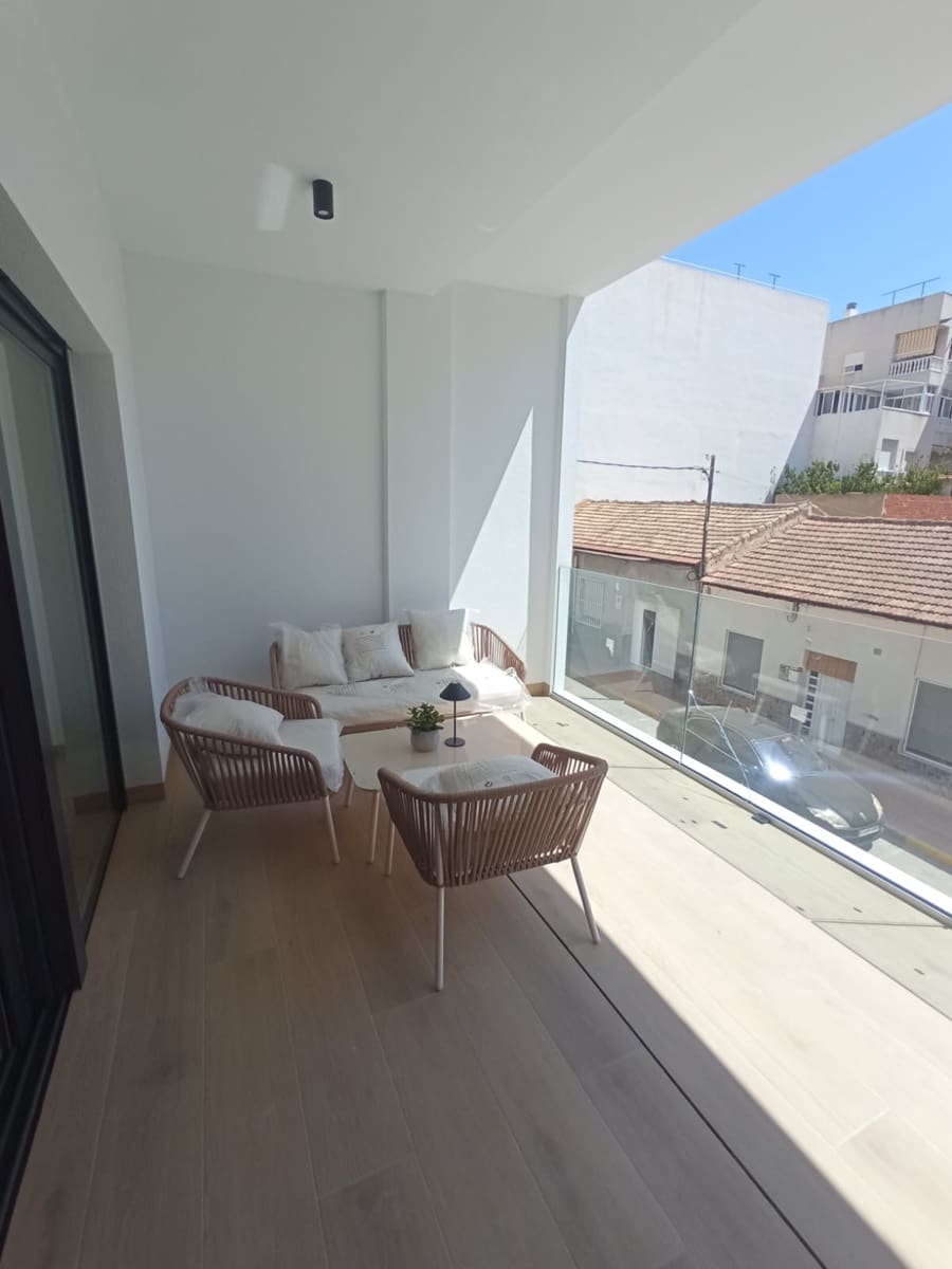 3 bedroom Apartment for sale in Guardamar del Segura with garage - € 340,000 (Ref: 8460322)
