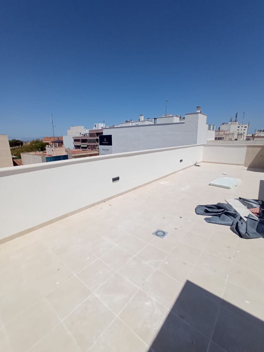 3 bedroom Apartment for sale in Guardamar del Segura with garage - € 340,000 (Ref: 8460322)