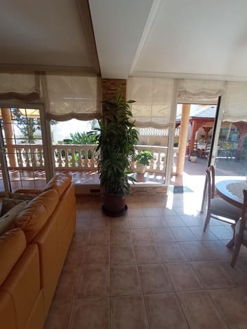 3 bedroom Villa for sale in Cala d'Or, El Campello with pool garage - € 590,000 (Ref: 8529837)