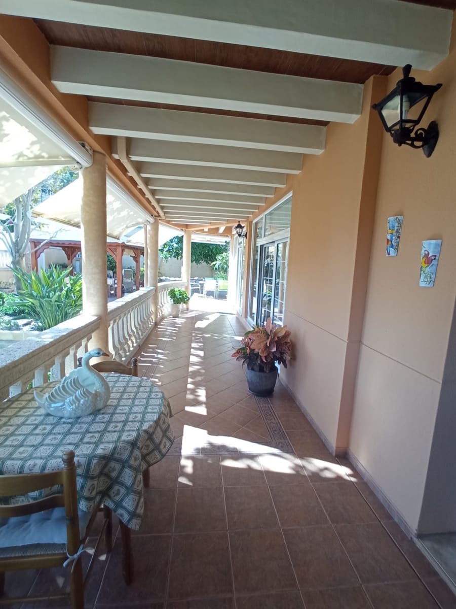 3 bedroom Villa for sale in Cala d'Or with pool garage - € 590,000 (Ref: 8529837)