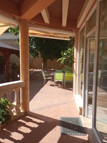 3 bedroom Villa for sale in Cala d'Or, El Campello with pool garage - € 590,000 (Ref: 8529837)