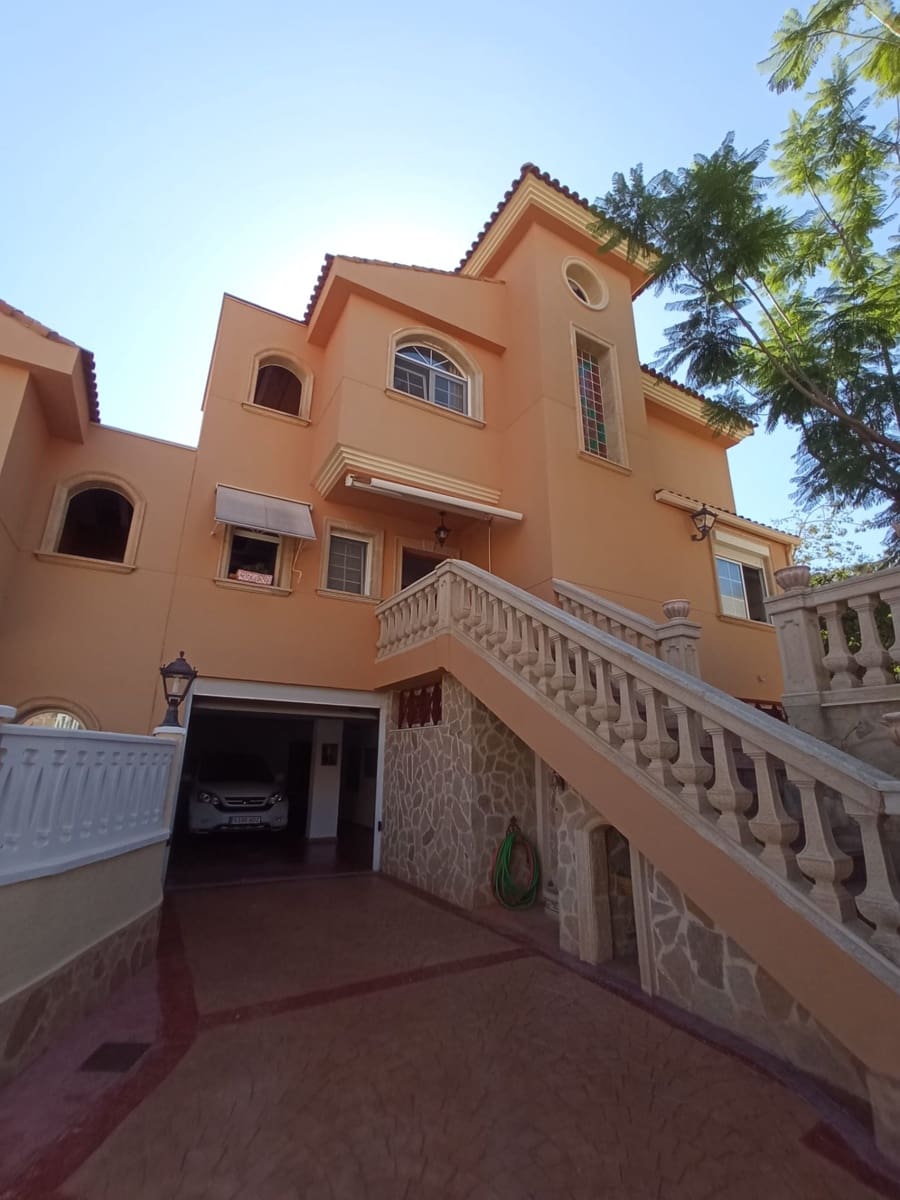 3 bedroom Villa for sale in Cala d'Or with pool garage - € 590,000 (Ref: 8529837)