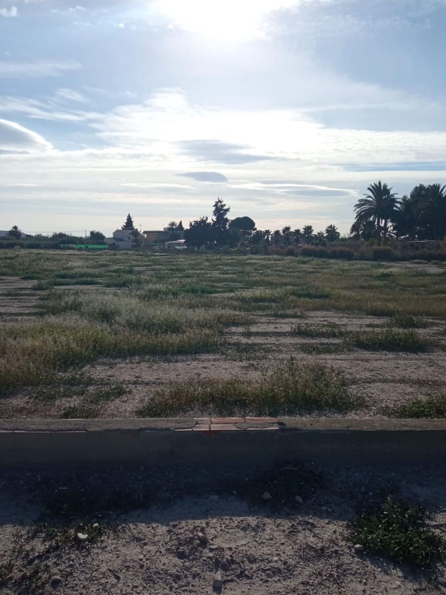 Grunde uden byggetilladelser til salg i Muchamiel / Mutxamel - € 265.000 (Ref: 8751067)