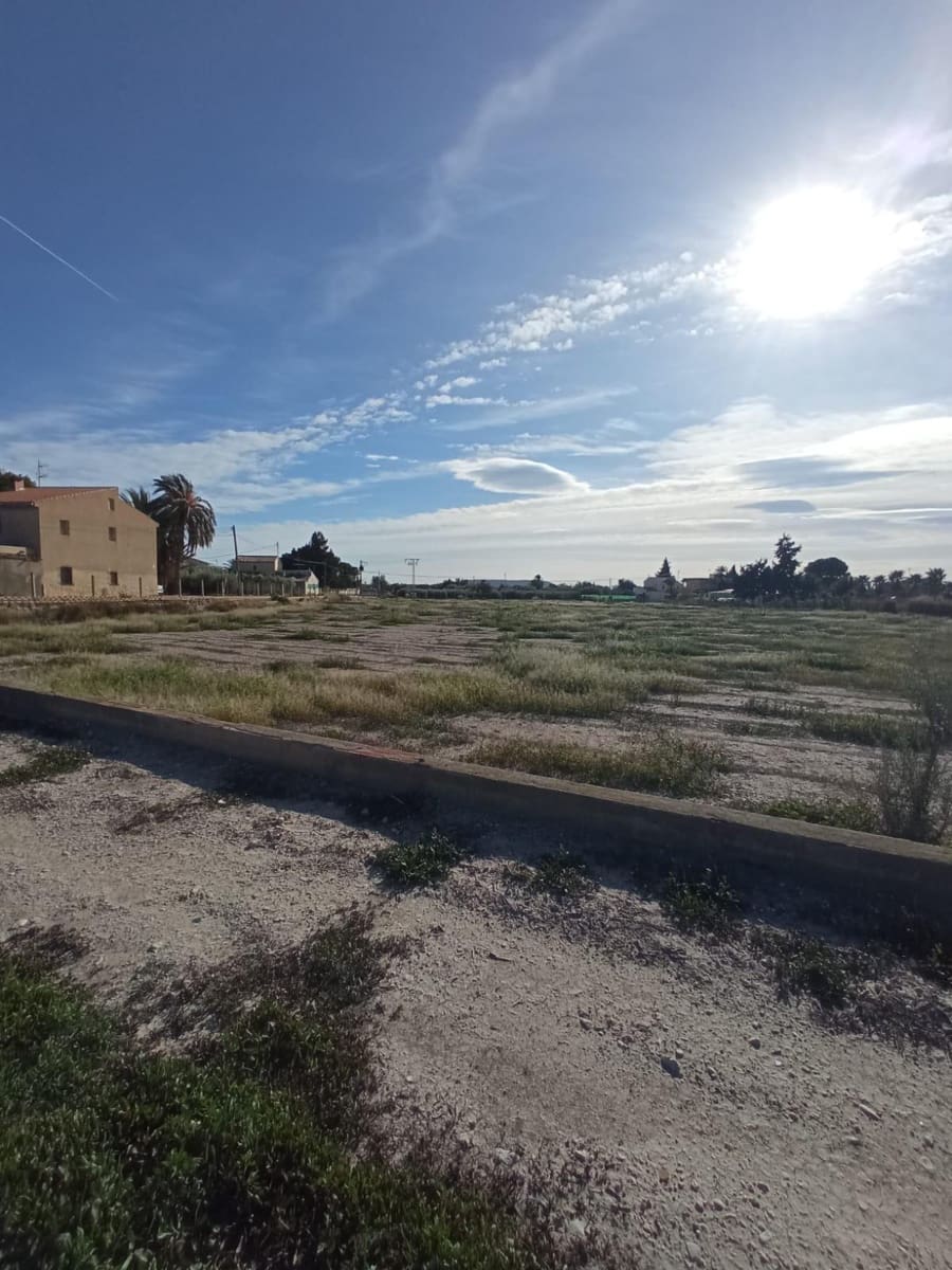 Grunde uden byggetilladelser til salg i Muchamiel / Mutxamel - € 265.000 (Ref: 8751067)