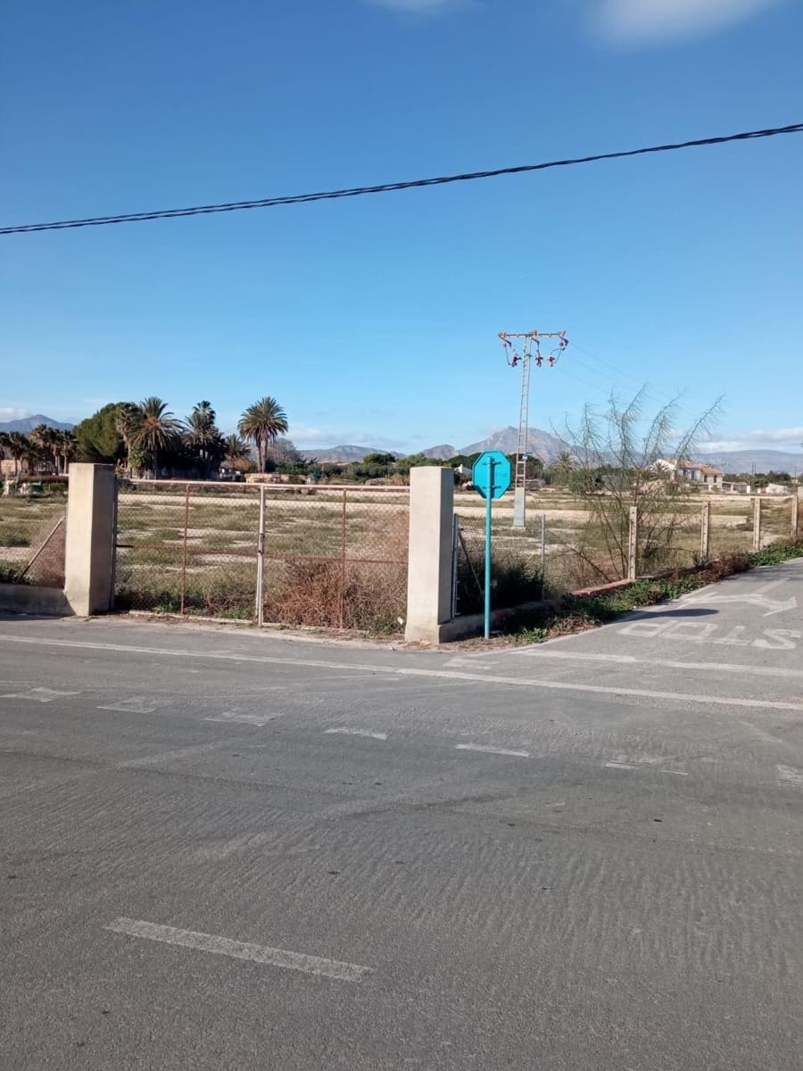 Grunde uden byggetilladelser til salg i Muchamiel / Mutxamel - € 265.000 (Ref: 8751067)