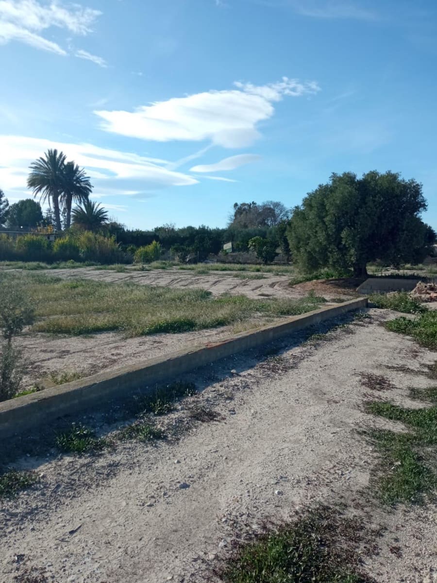 Grunde uden byggetilladelser til salg i Muchamiel / Mutxamel - € 265.000 (Ref: 8751067)