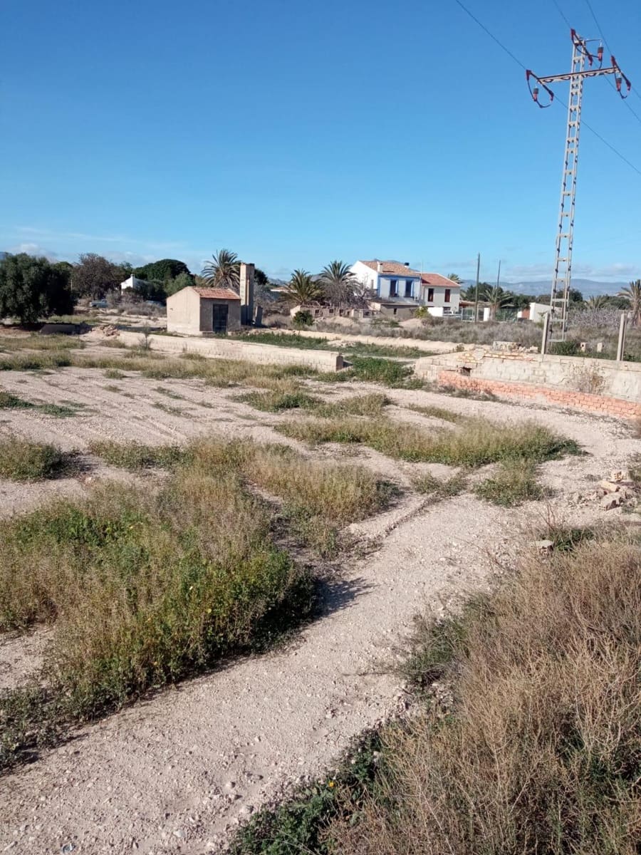 Grunde uden byggetilladelser til salg i Muchamiel / Mutxamel - € 265.000 (Ref: 8751067)