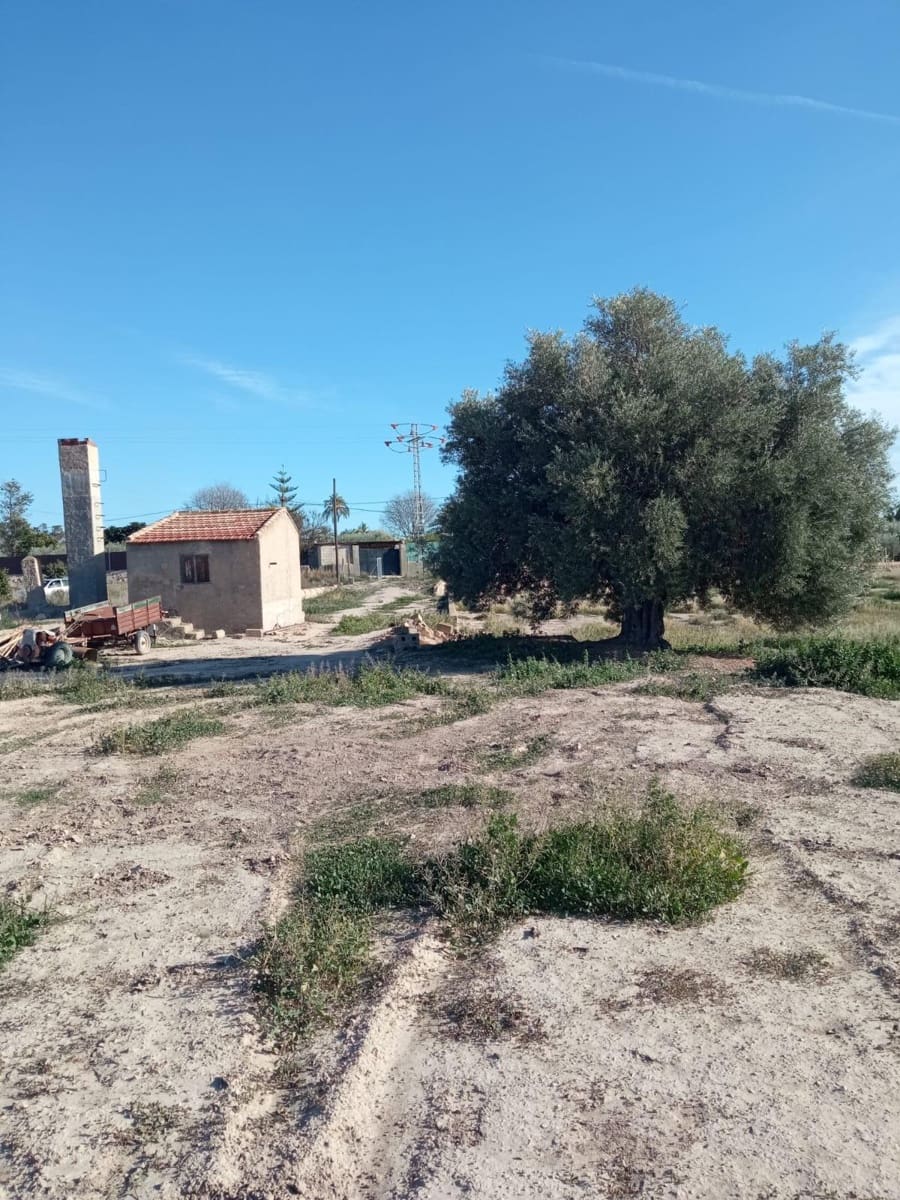 Grunde uden byggetilladelser til salg i Muchamiel / Mutxamel - € 265.000 (Ref: 8751067)