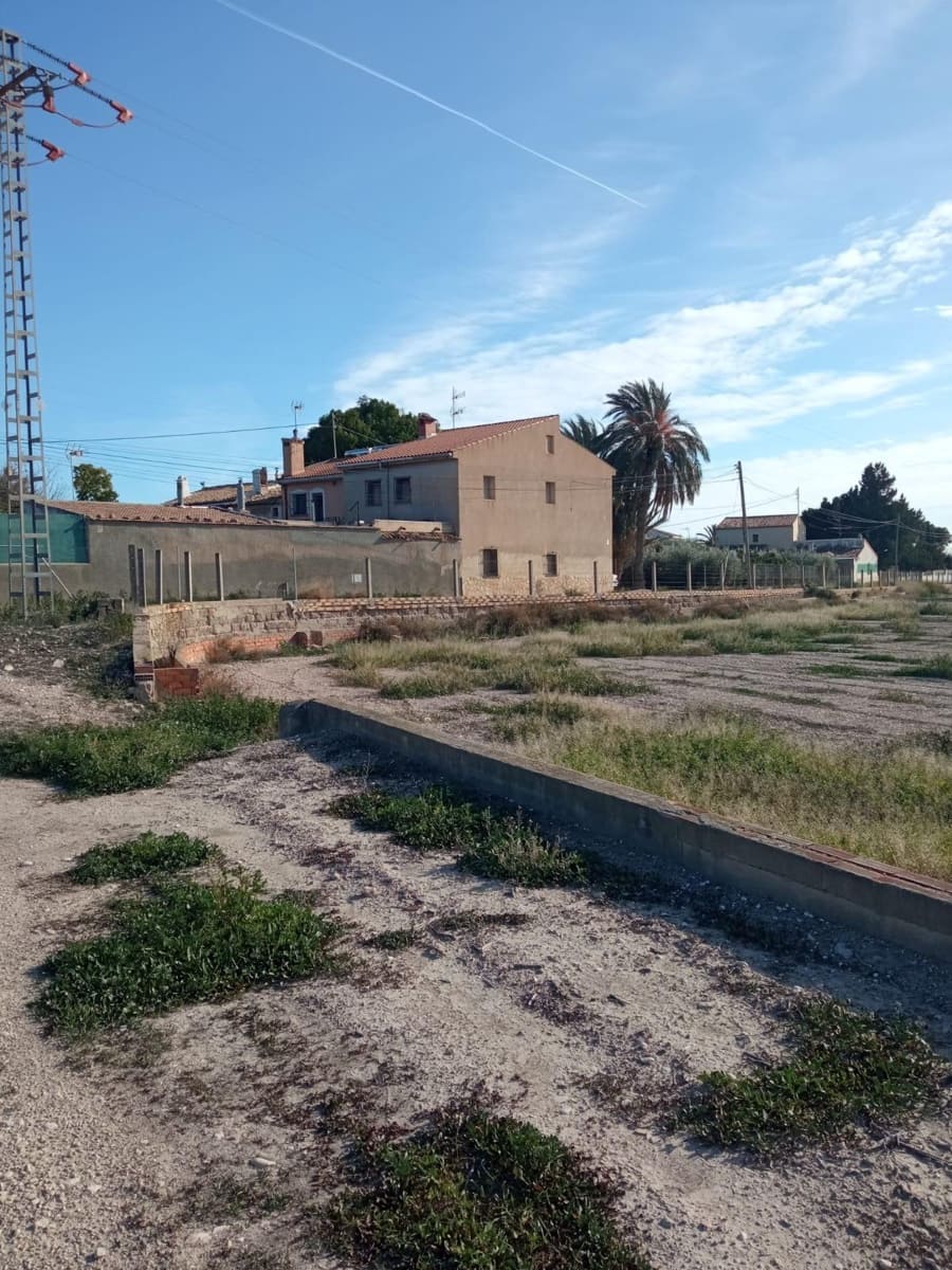 Grunde uden byggetilladelser til salg i Muchamiel / Mutxamel - € 265.000 (Ref: 8751067)