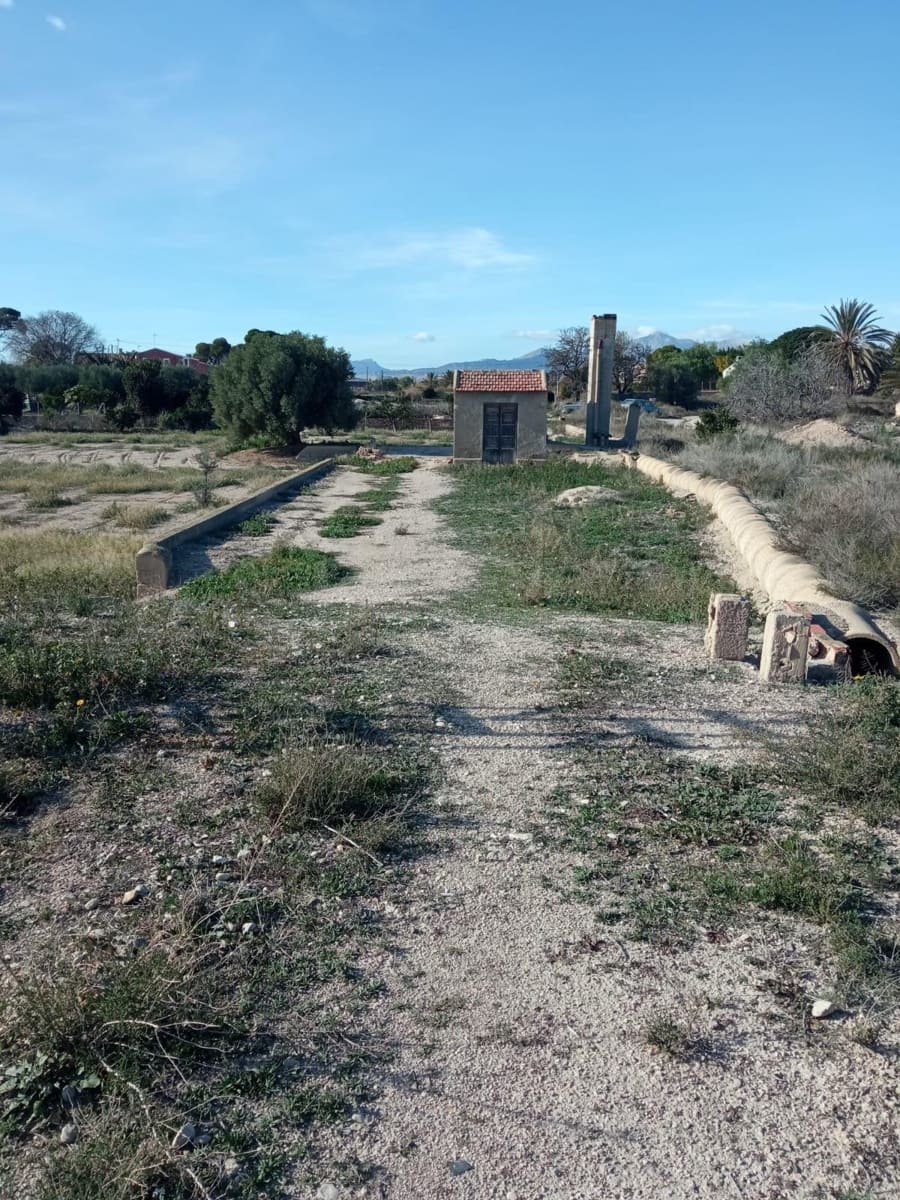 Grunde uden byggetilladelser til salg i Muchamiel / Mutxamel - € 265.000 (Ref: 8751067)