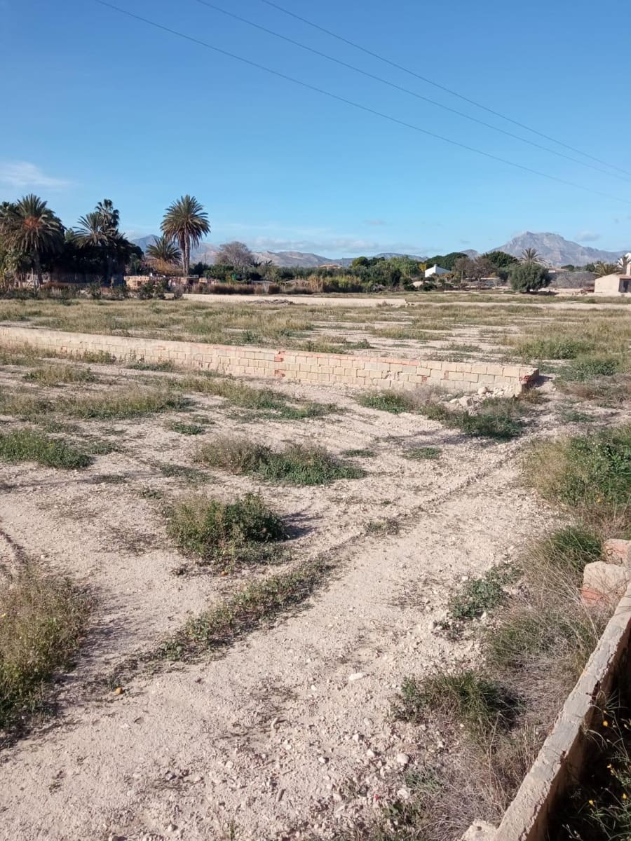 Grunde uden byggetilladelser til salg i Muchamiel / Mutxamel - € 265.000 (Ref: 8751067)