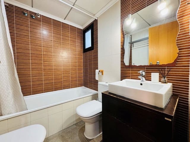 2 Zimmer Apartment zu verkaufen in Torrevieja - 170.000 € (Ref: 9012790)