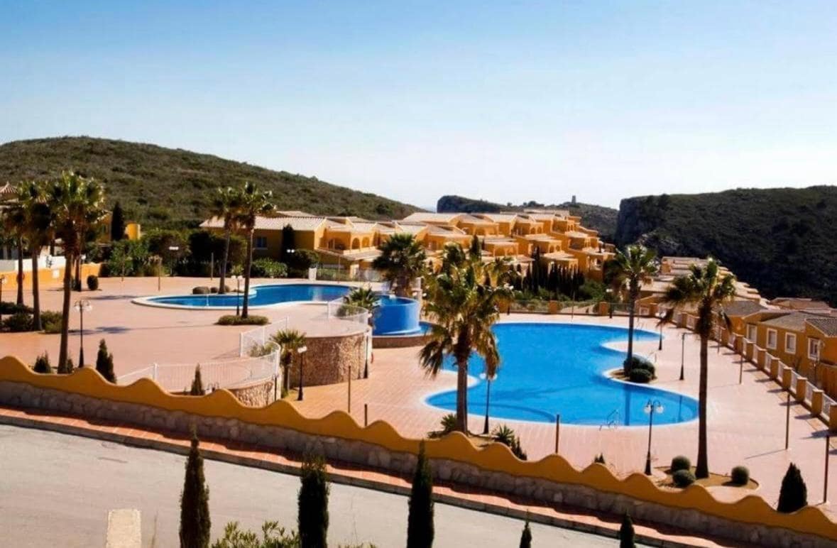 2 soveværelse Villa til salg i Cumbre del Sol med swimmingpool garage - € 299.000 (Ref: 9059380)