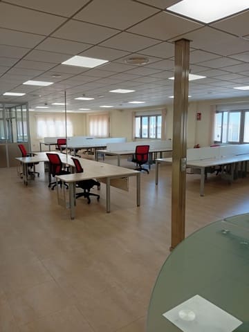 Bedrift til salgs i Alkabir, El Campello med garasje - € 850 000 (Ref: 9126787)