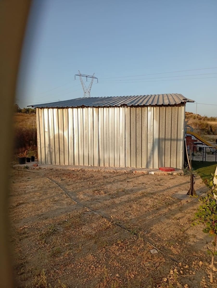 Grunde uden byggetilladelser til salg i Alicante by - € 139.900 (Ref: 9128260)