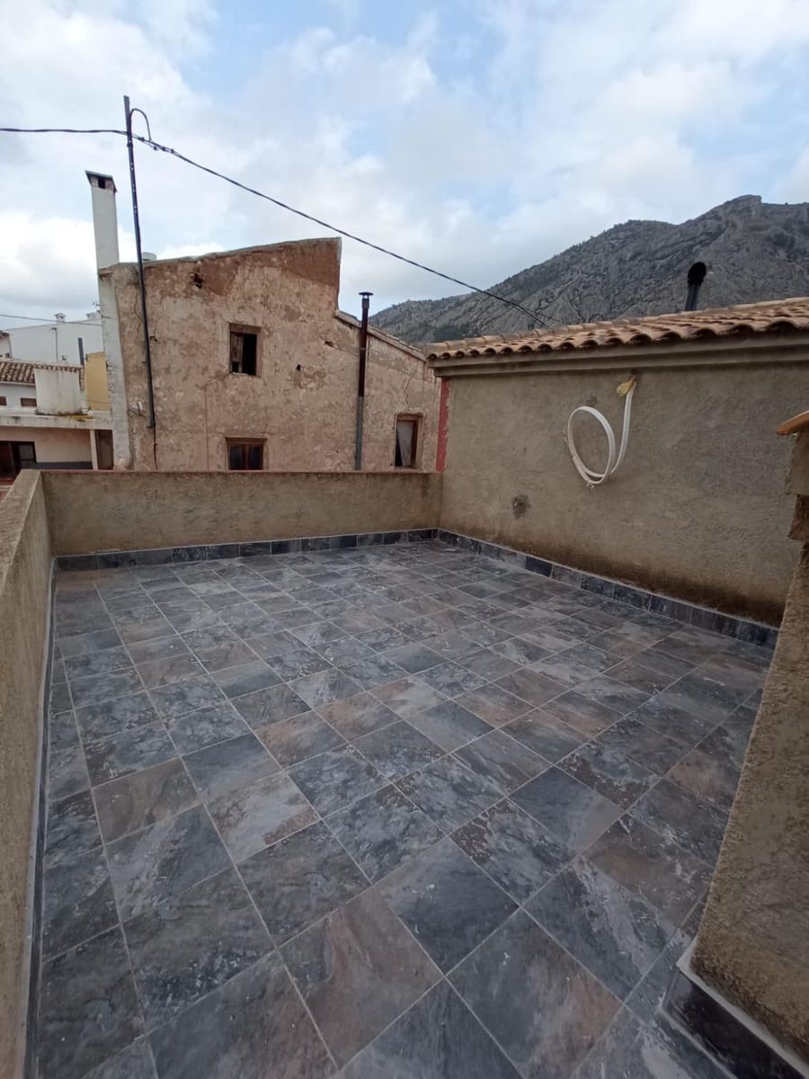 5 soveværelse Byhus til salg i Orxeta med garage - € 319.900 (Ref: 9191064)