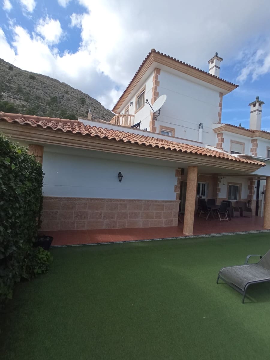 6 soverom Villa til salgs i Jijona / Xixona med svømmebasseng garasje - € 699 000 (Ref: 9347376)