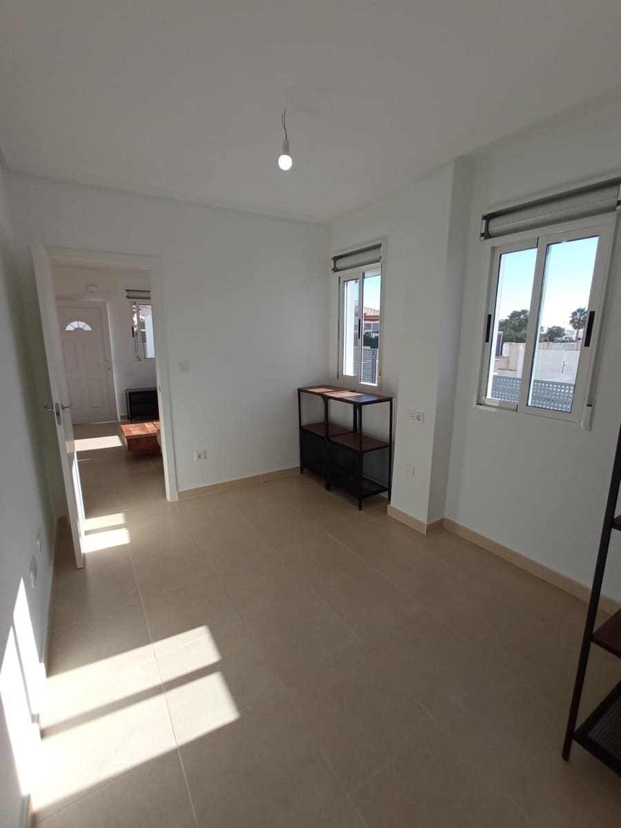 3 bedroom Villa for sale in San Fulgencio with pool - € 275,000 (Ref: 9406895)