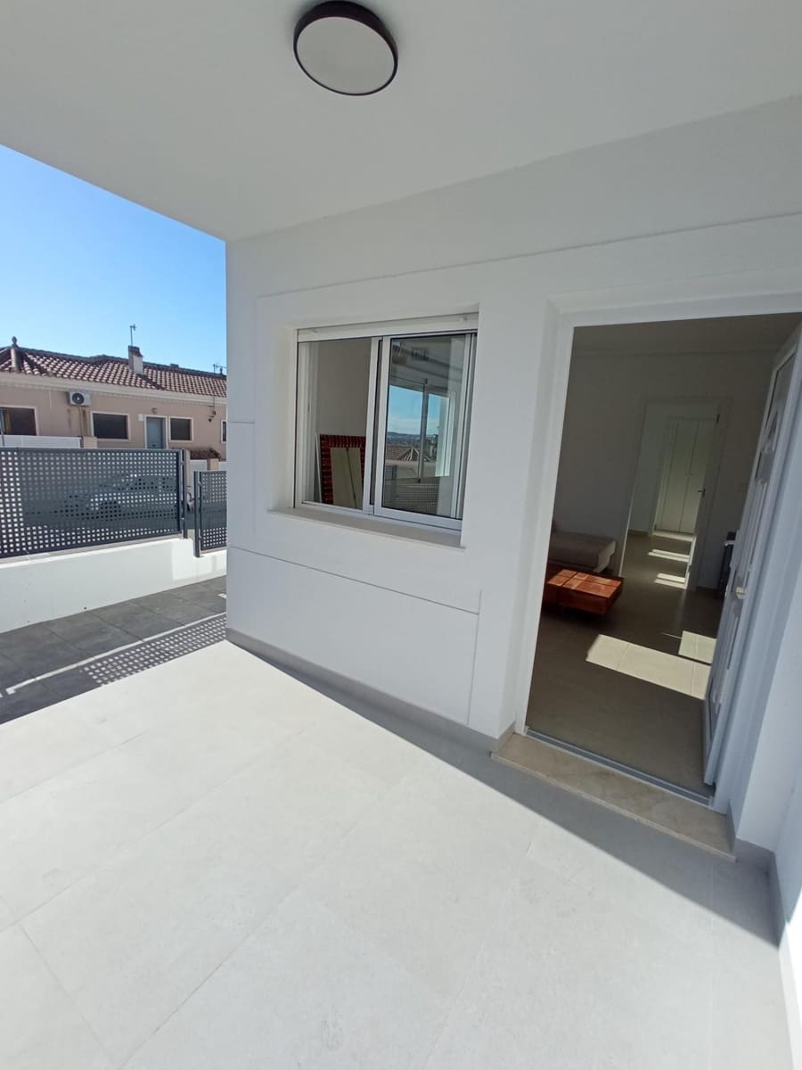 3 bedroom Villa for sale in San Fulgencio with pool - € 275,000 (Ref: 9406895)