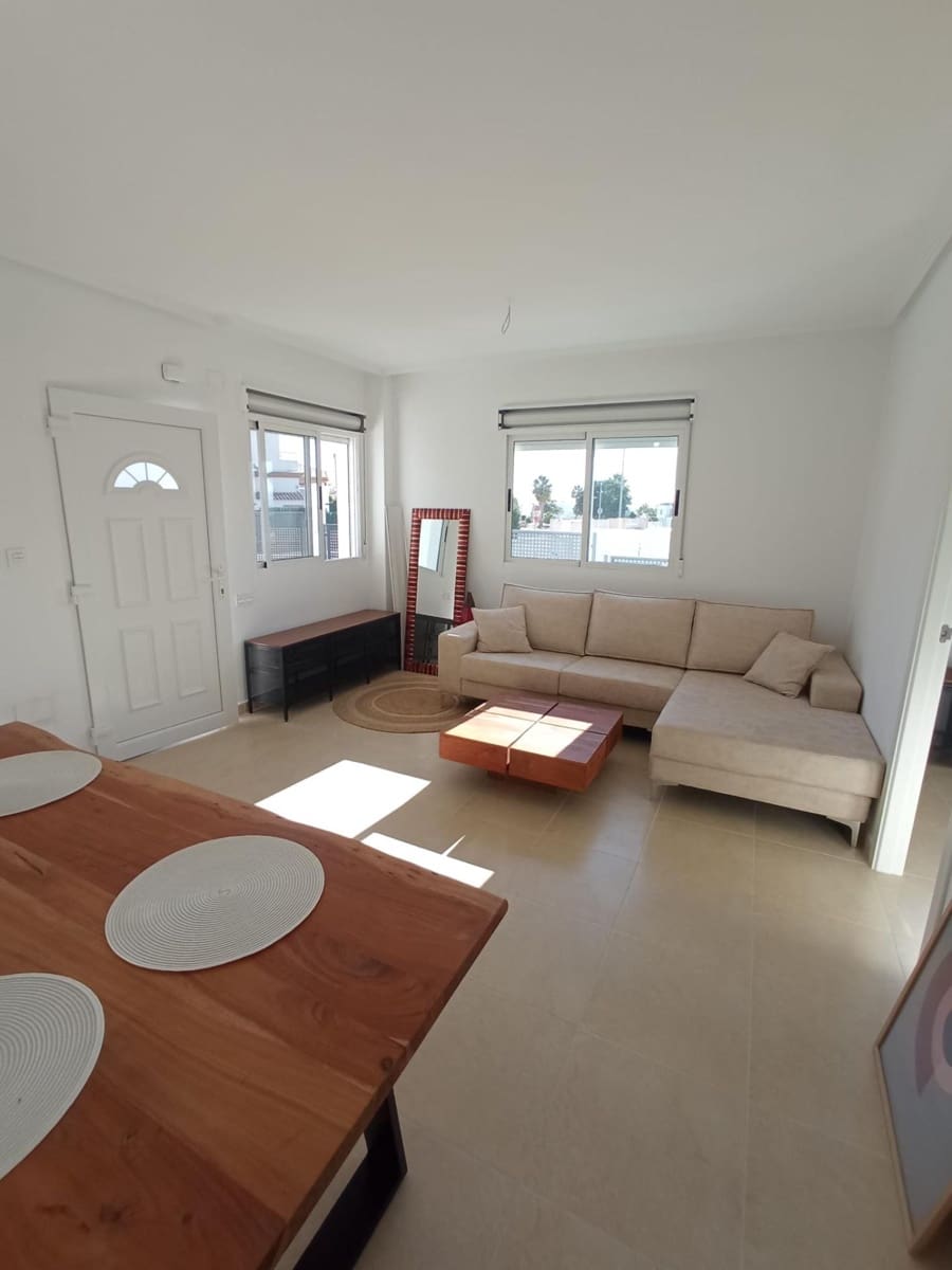 3 bedroom Villa for sale in San Fulgencio with pool - € 275,000 (Ref: 9406895)