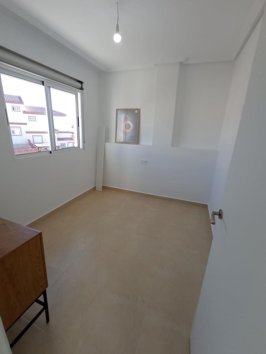 3 bedroom Villa for sale in San Fulgencio with pool - € 275,000 (Ref: 9406895)