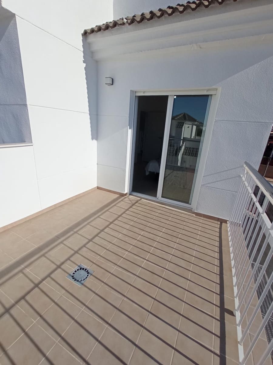 3 bedroom Villa for sale in San Fulgencio with pool - € 275,000 (Ref: 9406895)