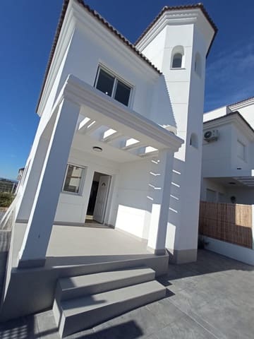 3 Zimmer Villa zu verkaufen in San Fulgencio mit Pool - 275.000 € (Ref: 9406895)